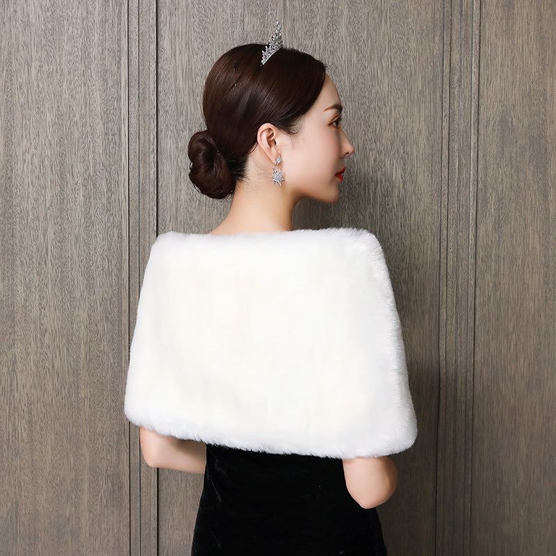 Autumn And Winter Women Plus Size Fleece Lined Padded Warm Keeping Imitation Fur Fur Shawl