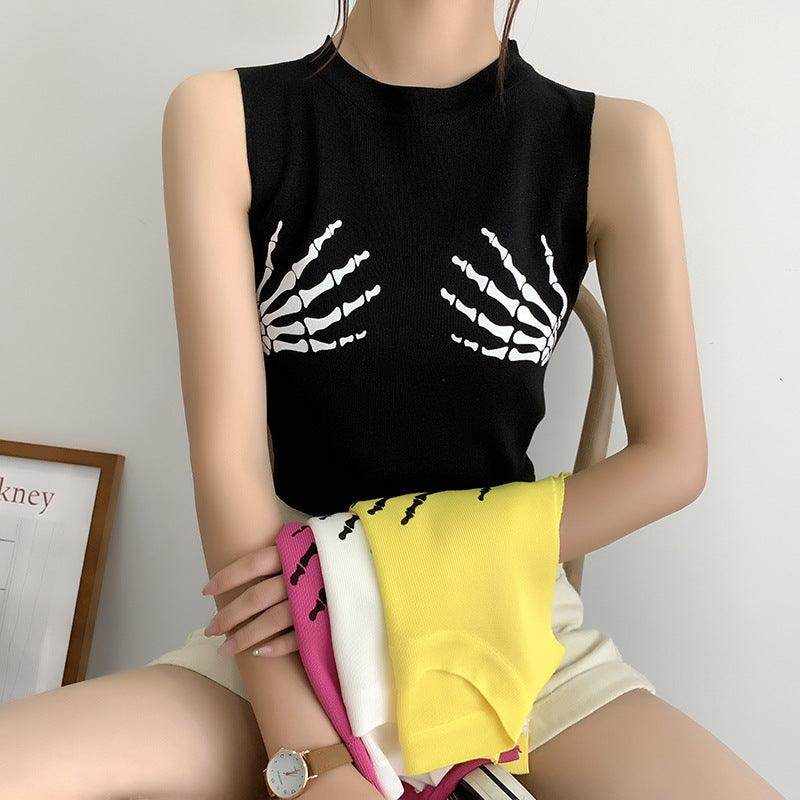 Black sleeveless t-shirt with short print and fashionable style in one size