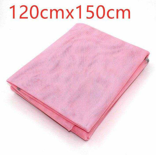 Parent and child using polyester beach mat with sand leakage design for self-driving tours and picnics