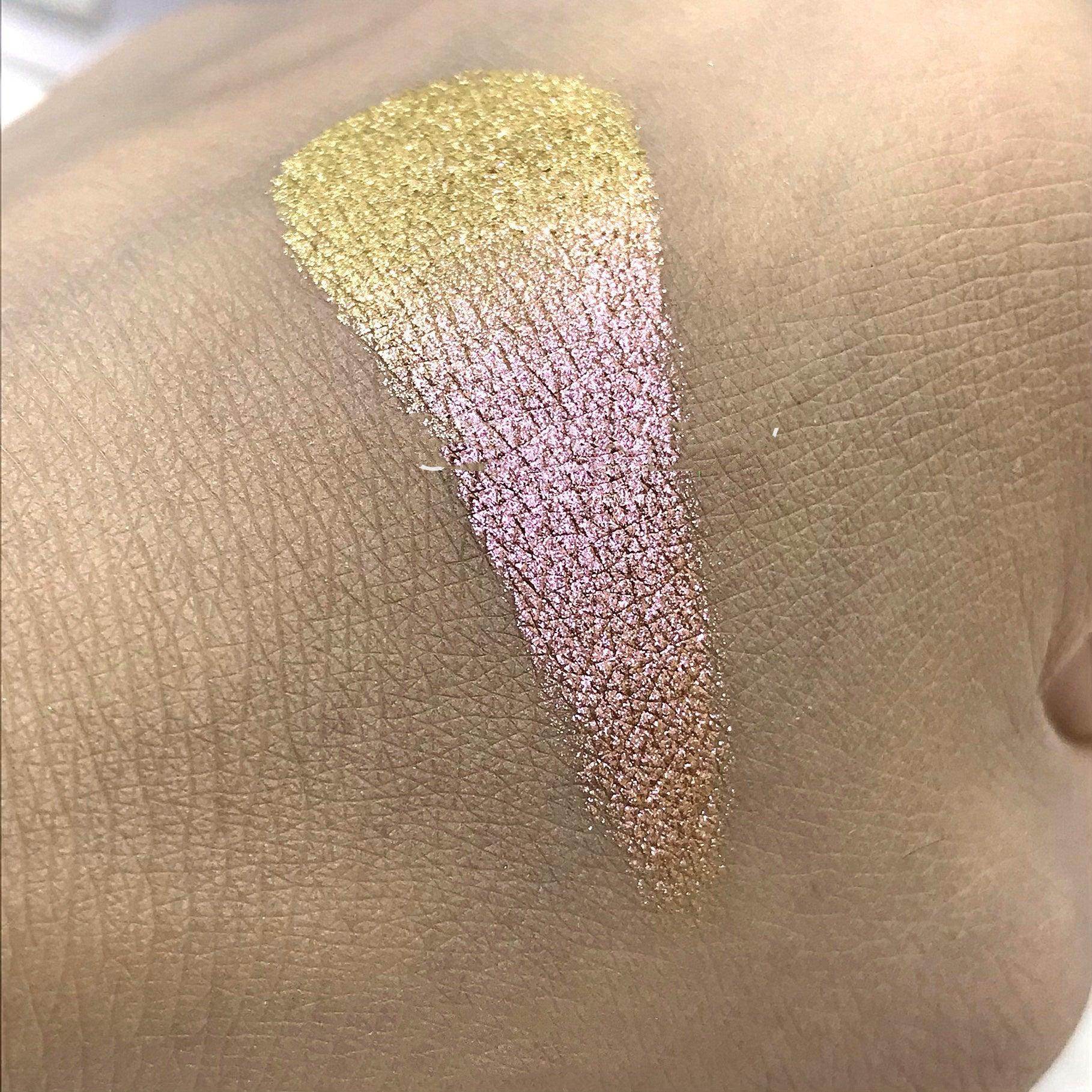 Two-tone Polarizing Eyeshadow Powde - Magellan Fashion Shop
