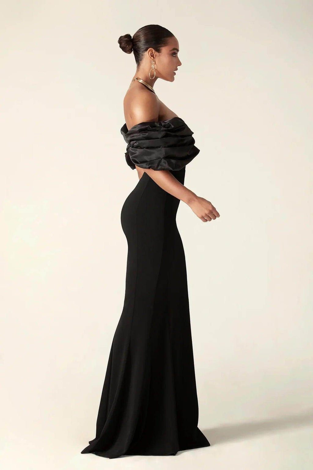 Women's Off-shoulder Split Ruffle Hip Dress - Magellan Fashion Shop